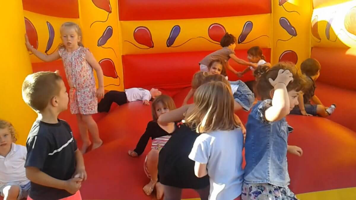 You are currently viewing Louer un château gonflable pour divertir les enfants